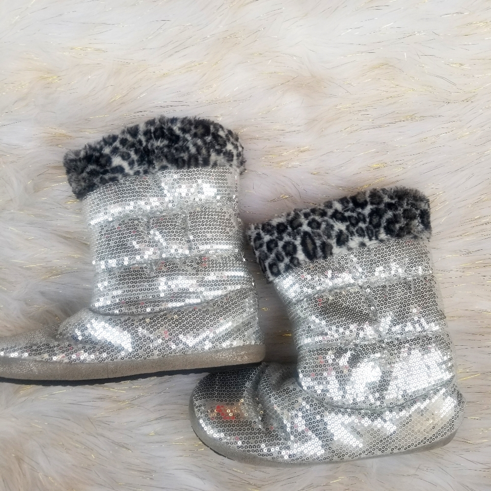 Ankle gliders boot